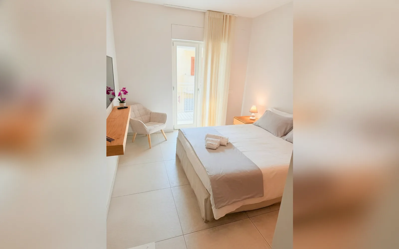 Camera con bagno privato — Agata Apartment, Polignano a Mare (foto 19)